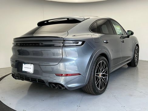 Used 2026 Porsche Cayenne E-Hybrid Coupe AWD/4WD image 22
