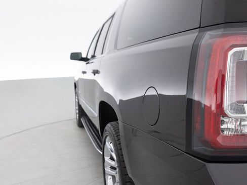 Used 2018 GMC Yukon XL SLT w/ Premium Edition AWD/4WD image 13