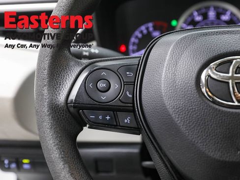 Used 2020 Toyota Corolla LE image 15