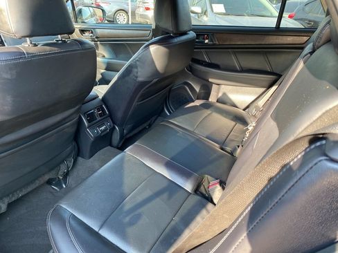 Used 2018 Subaru Outback 2.5i Limited AWD/4WD image 13