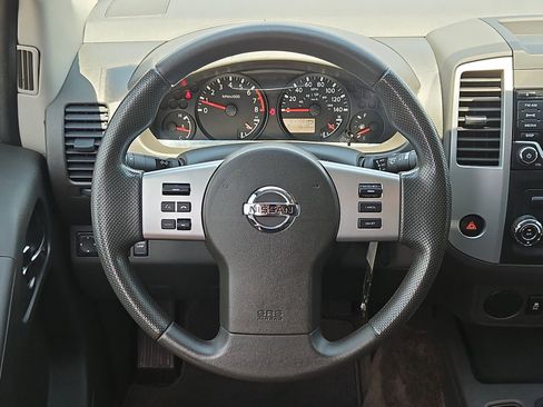 Used 2016 Nissan Frontier SV image 14