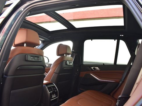 Used 2022 BMW X5 sDrive40i w/ M Sport Package RWD image 15