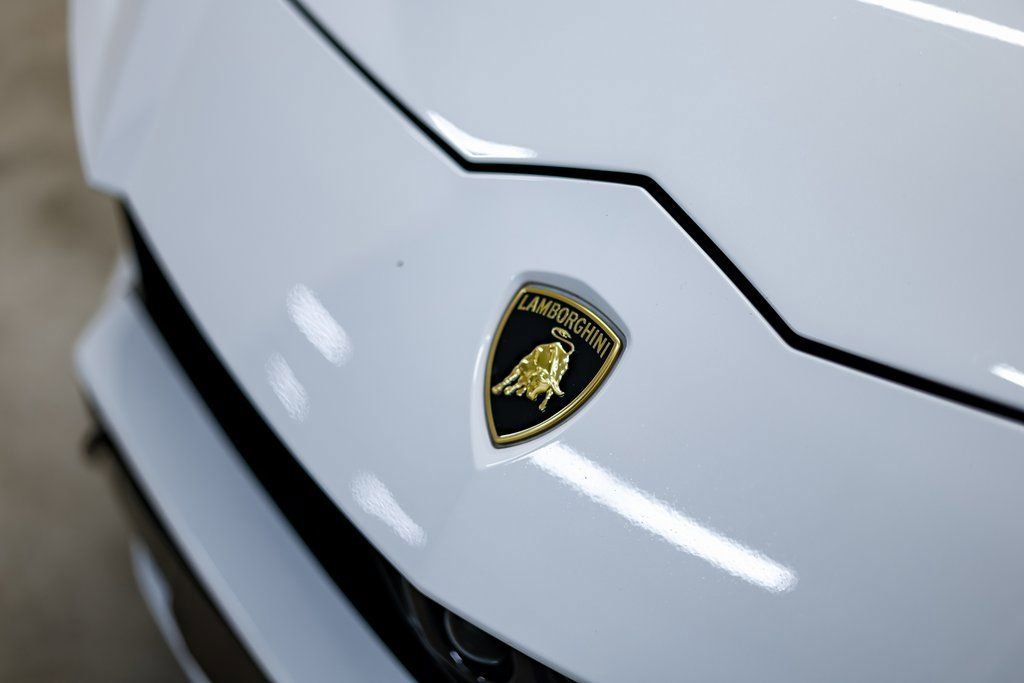 Used 2021 Lamborghini Urus AWD/4WD image 3