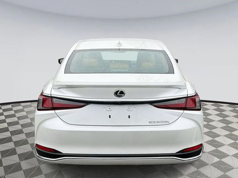 Used 2024 Lexus ES 300h Ultra Luxury w/ Accessory Package (Z1) image 3