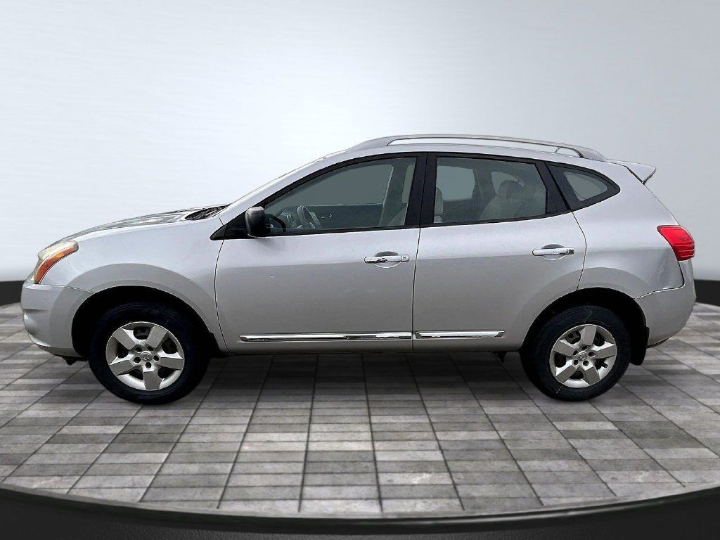 Used 2014 Nissan Rogue S w/ Convenience Package FWD image 4