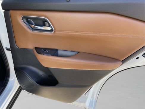 New 2026 Nissan Rogue Platinum image 14