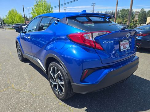 Used 2021 Toyota C-HR XLE FWD image 5