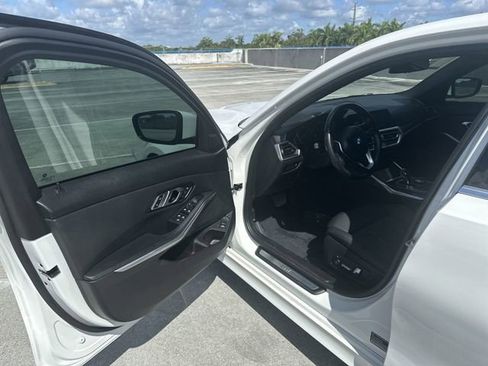 Used 2021 BMW 330i Sedan w/ Convenience Package RWD image 22