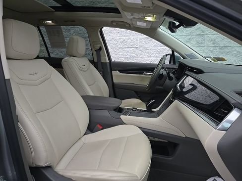 Certified 2024 Cadillac XT6 Premium Luxury AWD/4WD image 5