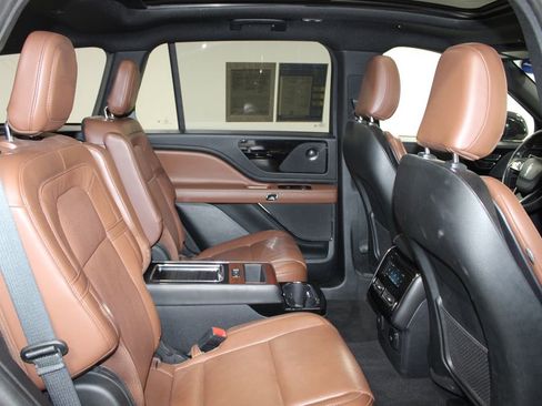 Used 2021 Lincoln Aviator Reserve w/ Equipment Group 201A AWD/4WD image 31