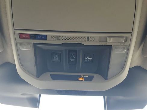 Used 2022 Subaru Forester Premium image 25