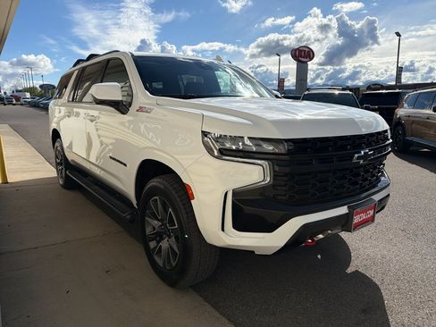 Used 2024 Chevrolet Suburban Z71 AWD/4WD image 3