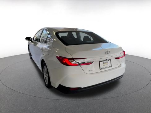 Used 2025 Toyota Camry LE image 12