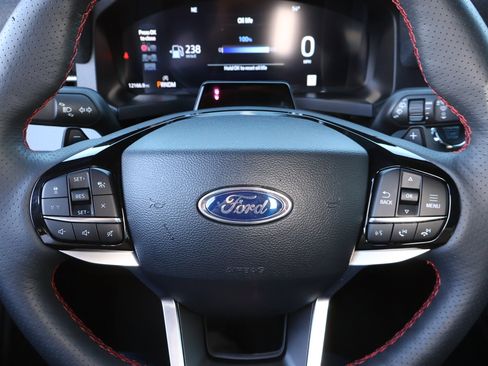 Used 2025 Ford Explorer ST image 14