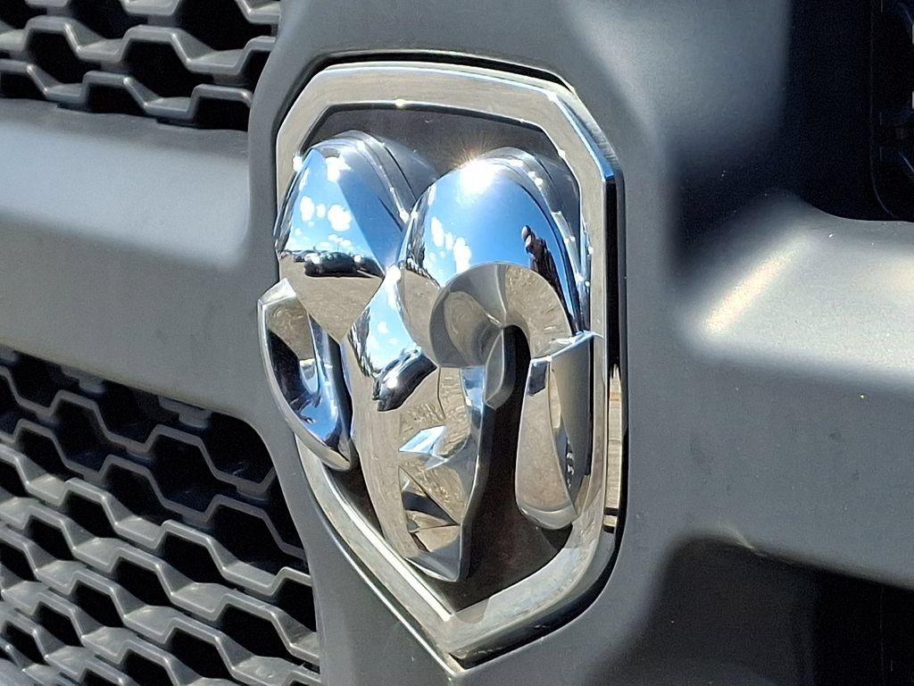 Used 2014 RAM 3500 Tradesman RWD image 33