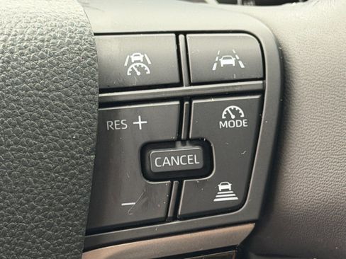 Used 2025 Toyota Camry SE FWD image 26