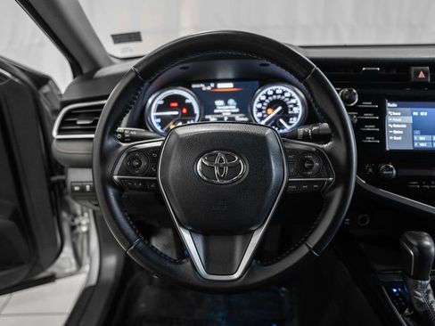 Used 2018 Toyota Camry XLE image 29