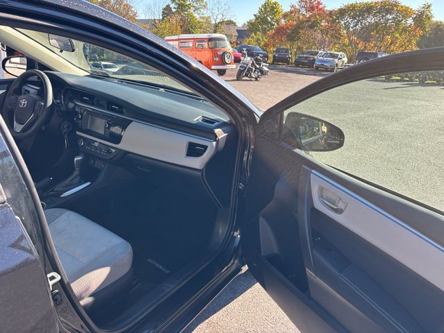 Used 2016 Toyota Corolla LE FWD image 8