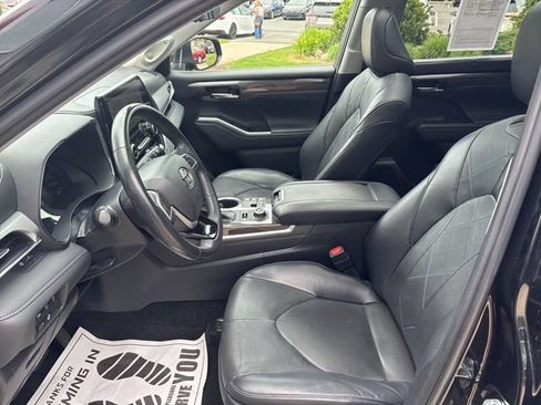 Used 2023 Toyota Highlander Platinum AWD/4WD image 20