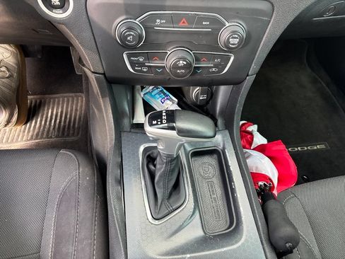 Used 2015 Dodge Charger SXT RWD image 16