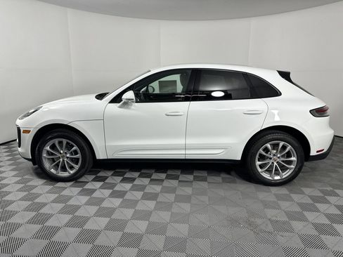 Certified 2025 Porsche Macan image 2