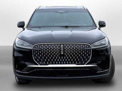 Used 2025 Lincoln Aviator Reserve w/ Equipment Group 201A AWD/4WD image 3