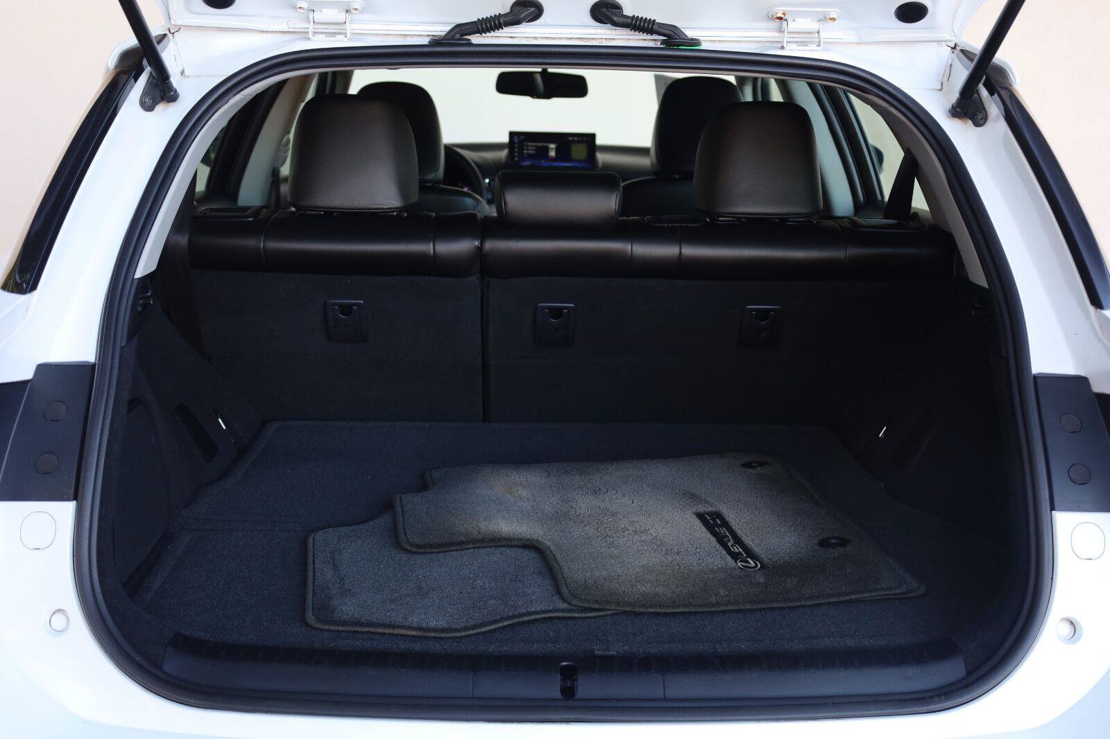 Used 2011 Lexus CT 200h Premium w/ Premium Audio Pkg FWD image 13