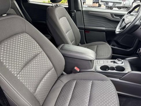 Used 2025 Ford Escape Active image 34