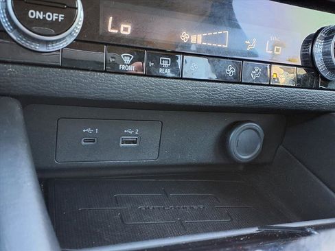 Used 2024 Mitsubishi Outlander ES image 28