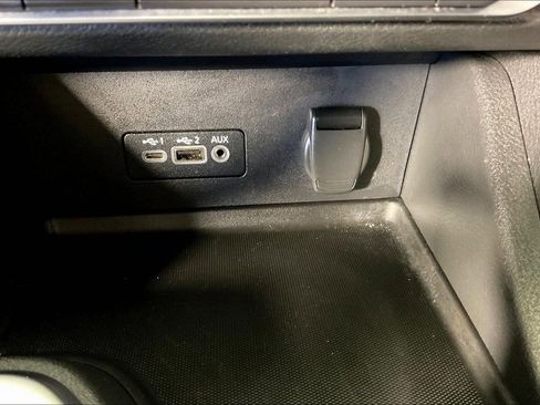 Used 2021 Nissan Sentra SV image 32