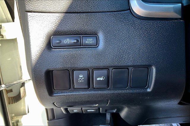 Used 2017 Nissan Murano SL FWD image 15