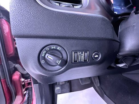 Used 2020 Dodge Charger SXT w/ Driver Convenience Group AWD/4WD image 16