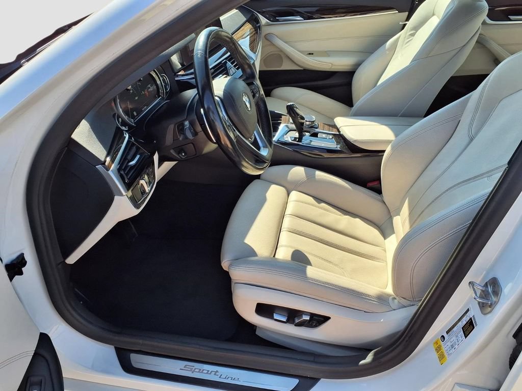 Used 2019 BMW 530i w/ Convenience Package RWD image 21