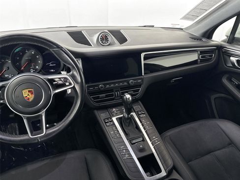 Used 2021 Porsche Macan 4DR AWD image 31
