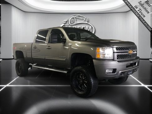 Used 2013 Chevrolet Silverado 2500 LTZ w/ LTZ Plus Package image 3