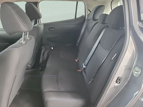Used 2025 Nissan Leaf S FWD image 7