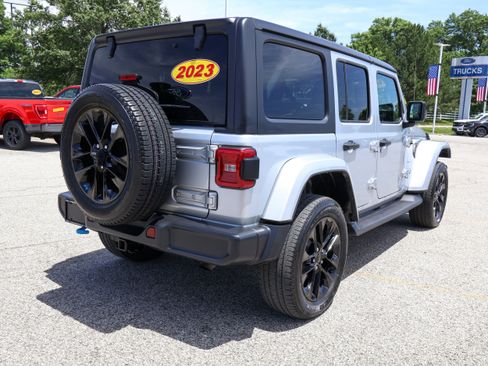 Used 2023 Jeep Wrangler Unlimited Sahara w/ Cold Weather Group AWD/4WD image 5