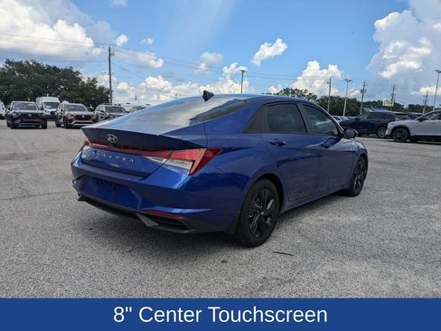 Used 2023 Hyundai Elantra SEL w/ Preferred Accessory Package FWD image 4
