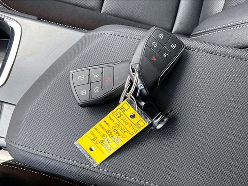 Used 2025 Chevrolet Equinox EV RS w/ Convenience Package II FWD image 13