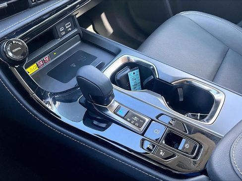 Used 2022 Lexus NX 350h AWD image 16