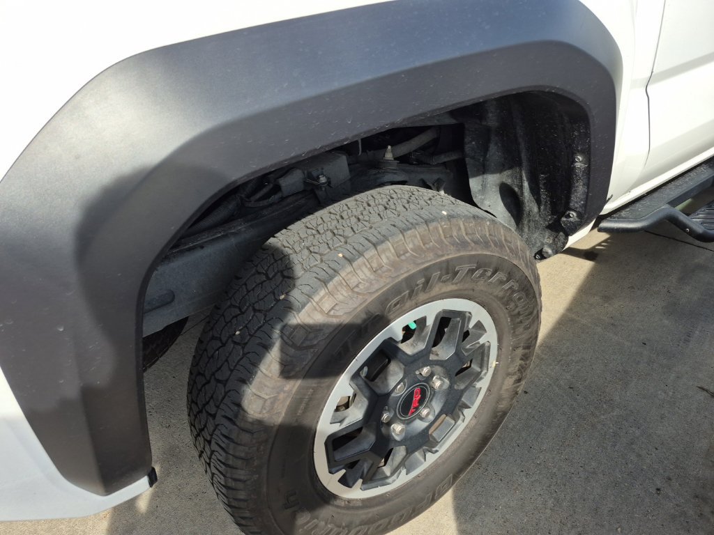 Used 2025 Toyota Tacoma TRD Off-Road AWD/4WD image 13
