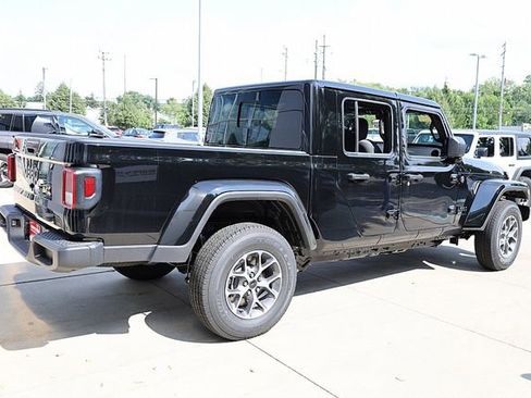 New 2025 Jeep Gladiator Sport image 8