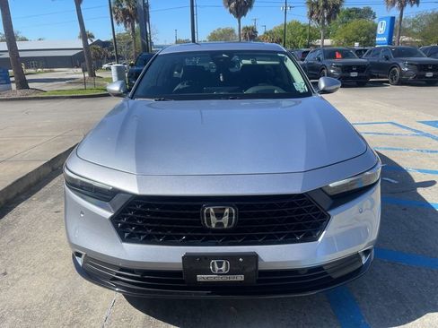 Used 2024 Honda Accord Touring image 2