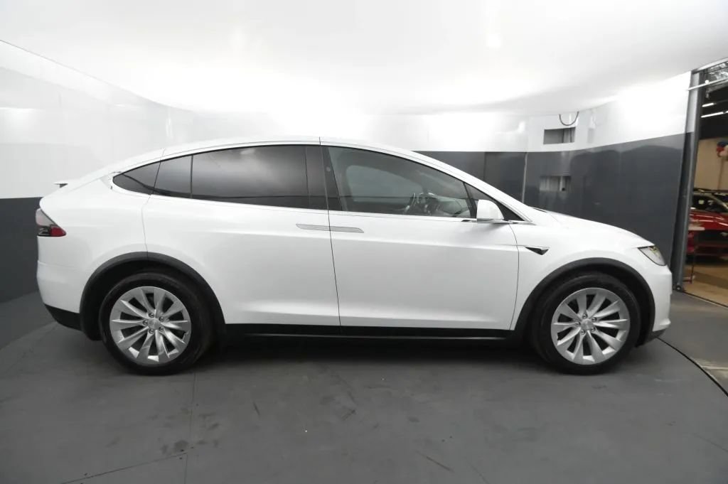 Used 2020 Tesla Model X Long Range AWD/4WD image 6