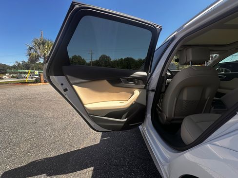 Used 2018 Audi A4 2.0T allroad Prestige w/ Prestige Package image 19