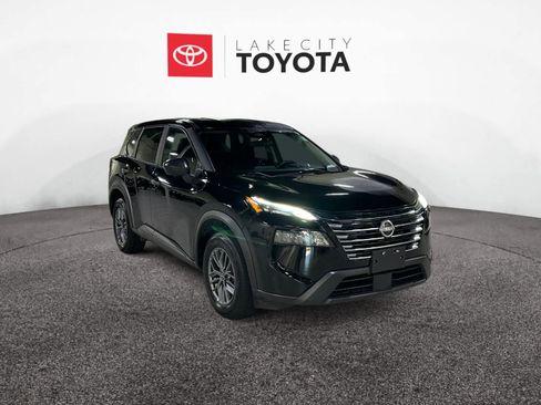 Used 2024 Nissan Rogue S image 10
