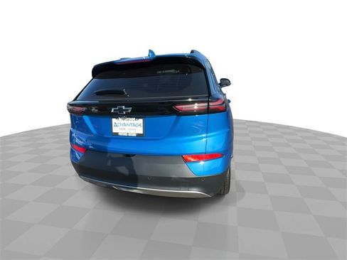 Used 2023 Chevrolet Bolt EUV LT w/ Driver Confidence Package image 8
