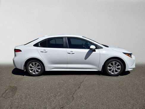 Used 2026 Toyota Corolla LE FWD image 2