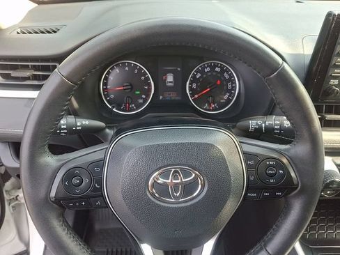 Used 2021 Toyota RAV4 XLE w/ Convenience Package AWD/4WD image 19