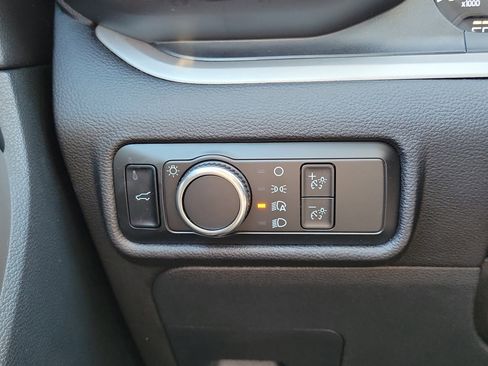 Used 2023 Ford Explorer XLT image 22